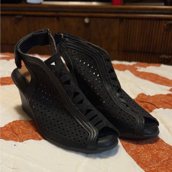 Black wedge open toe - Picture 1 of 4